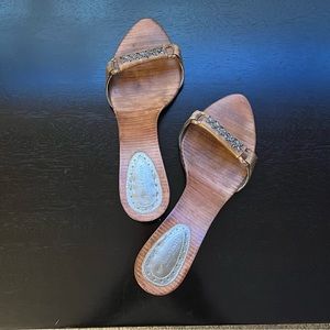 Bottega Veneta 90’s vibes kitten heels